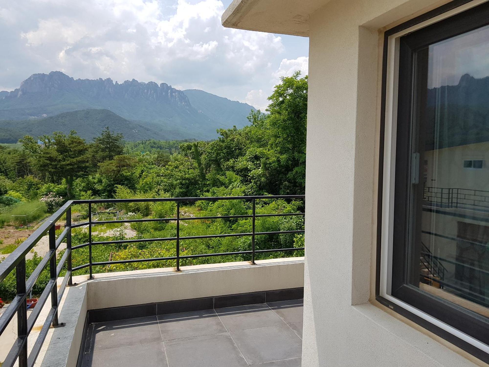 Gilson Guesthouse Sokcho Exterior foto